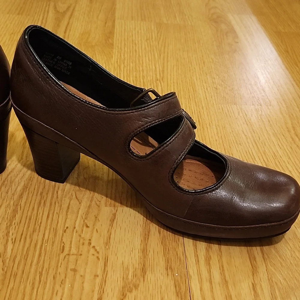 Clarks Artisan Leather Heels - Picture 9 of 9
